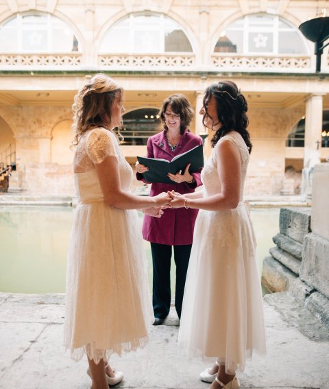 Wedding couple at the Roman Baths, Amy Sanders Photography